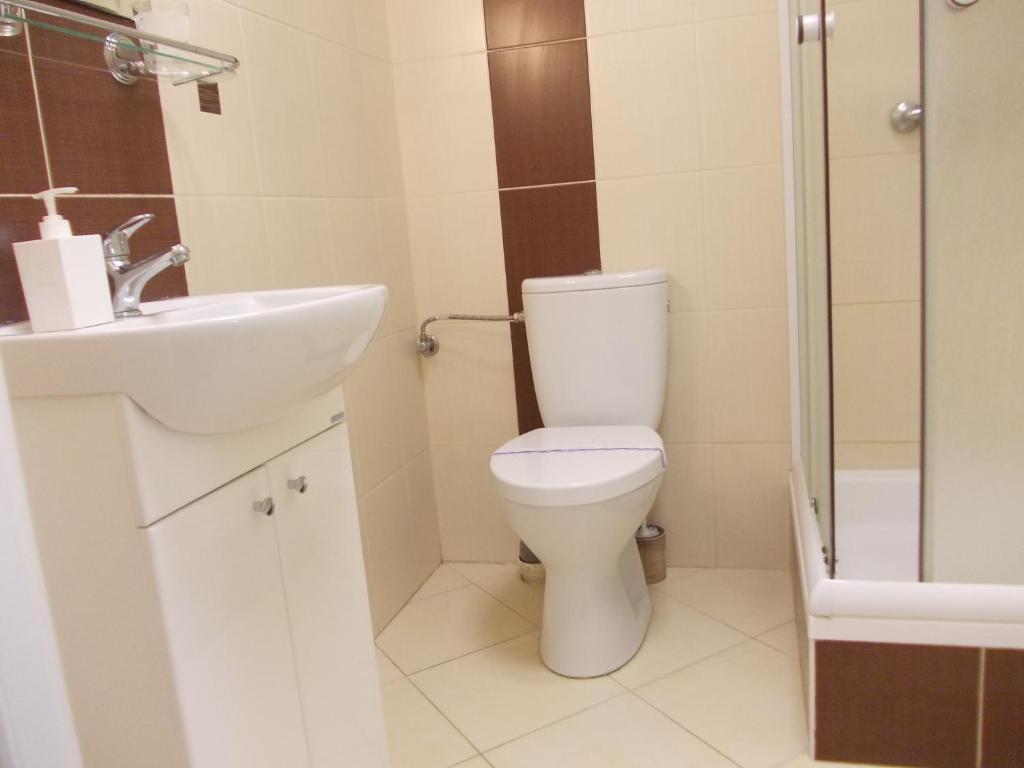 Scsk Zurawia Bed & Breakfast Warsaw Room photo