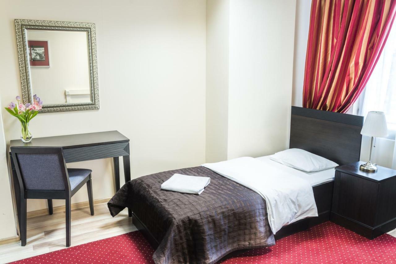 Scsk Zurawia Bed & Breakfast Warsaw Exterior photo